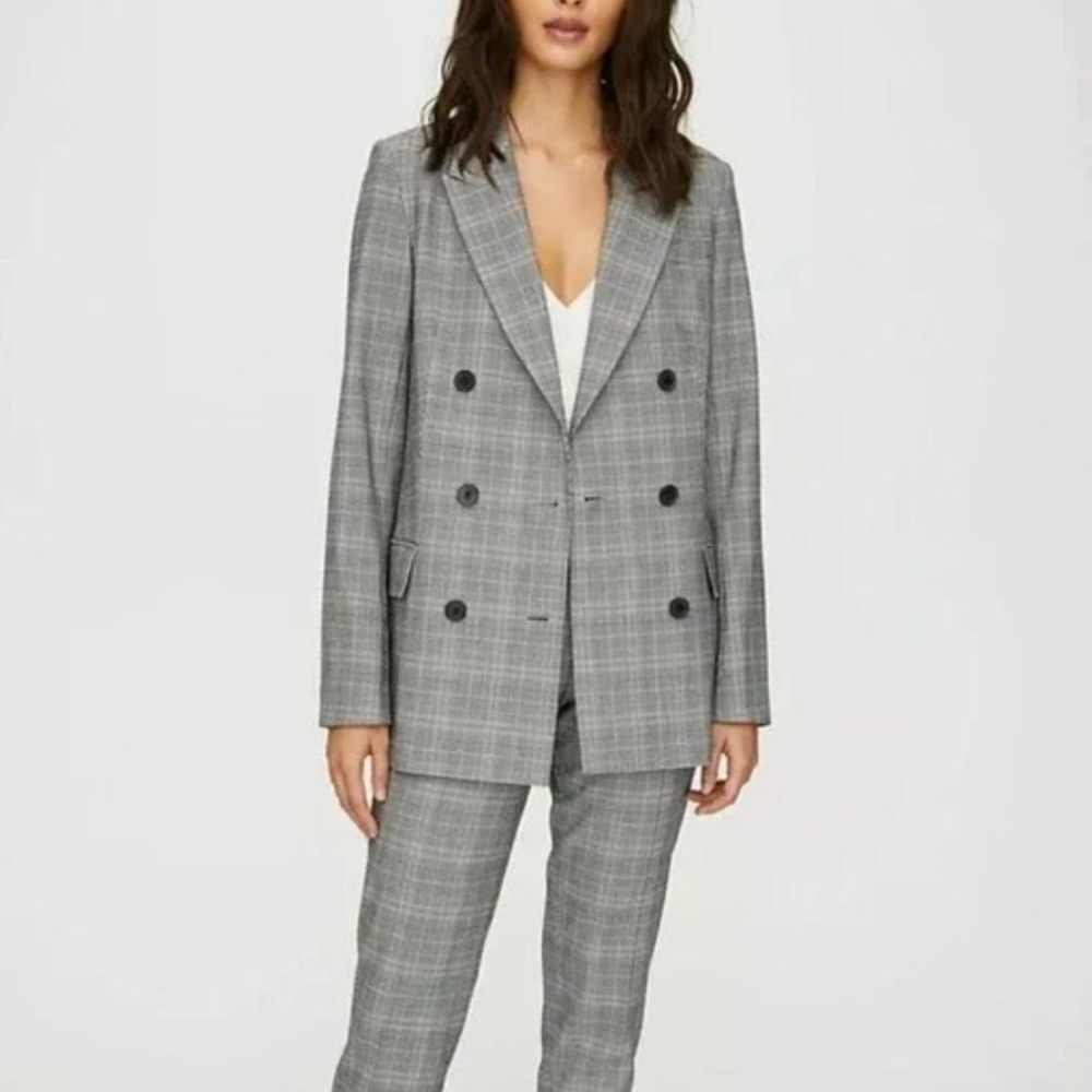 Babaton Aritzia Samuel Blazer Size 4